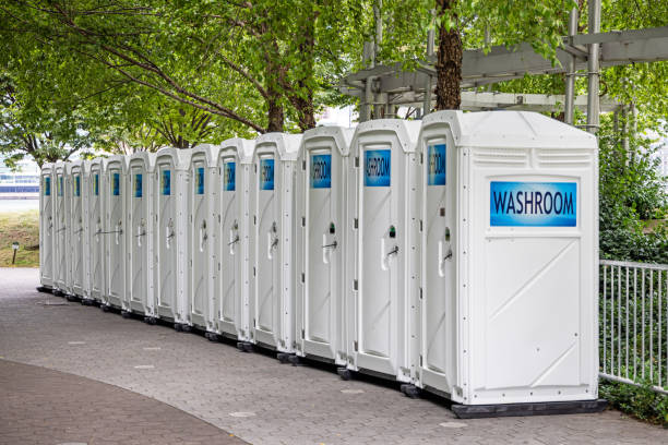 Best Portable restroom trailer rental  in Moss Point, MS